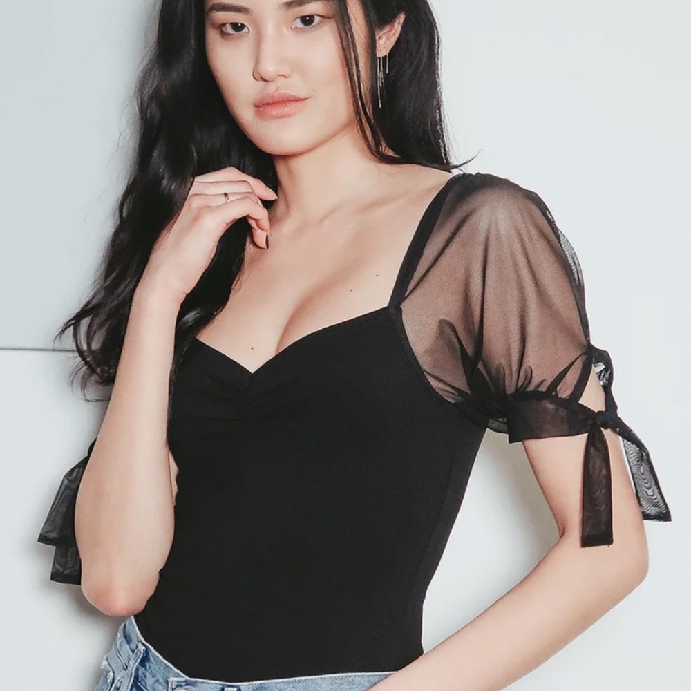 MADE TO STAND OUT BLACK MESH PUFF SLEEVE BODYSUIT - Picture 1 of 7